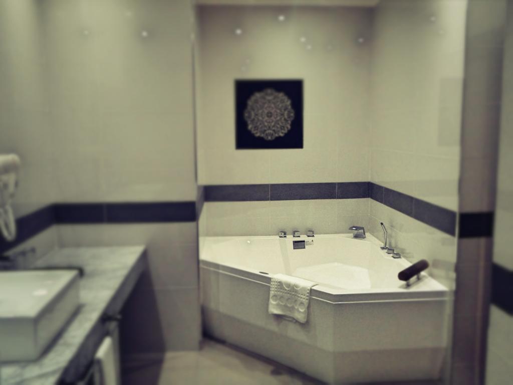 The Grand Palace Hotel Singine Room photo